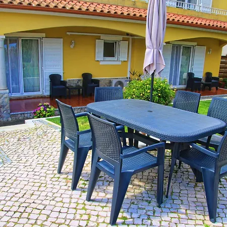Bed & Breakfast Casa Palmas Óbidos